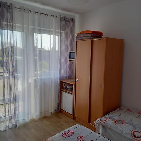 Pokoje Goscinne U Teresy Mrzeżyno Kültér fotó