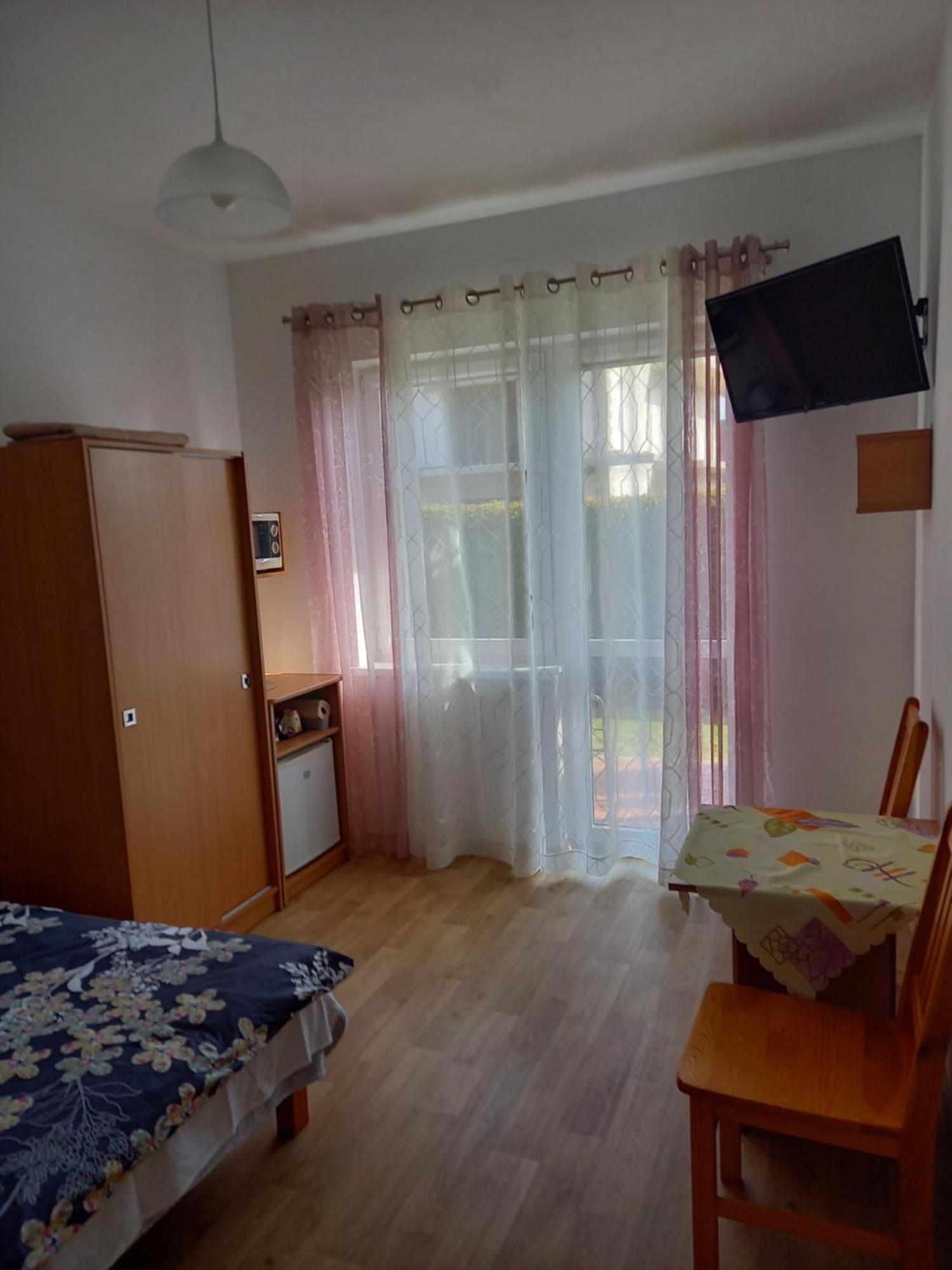 Pokoje Goscinne U Teresy Mrzeżyno Kültér fotó