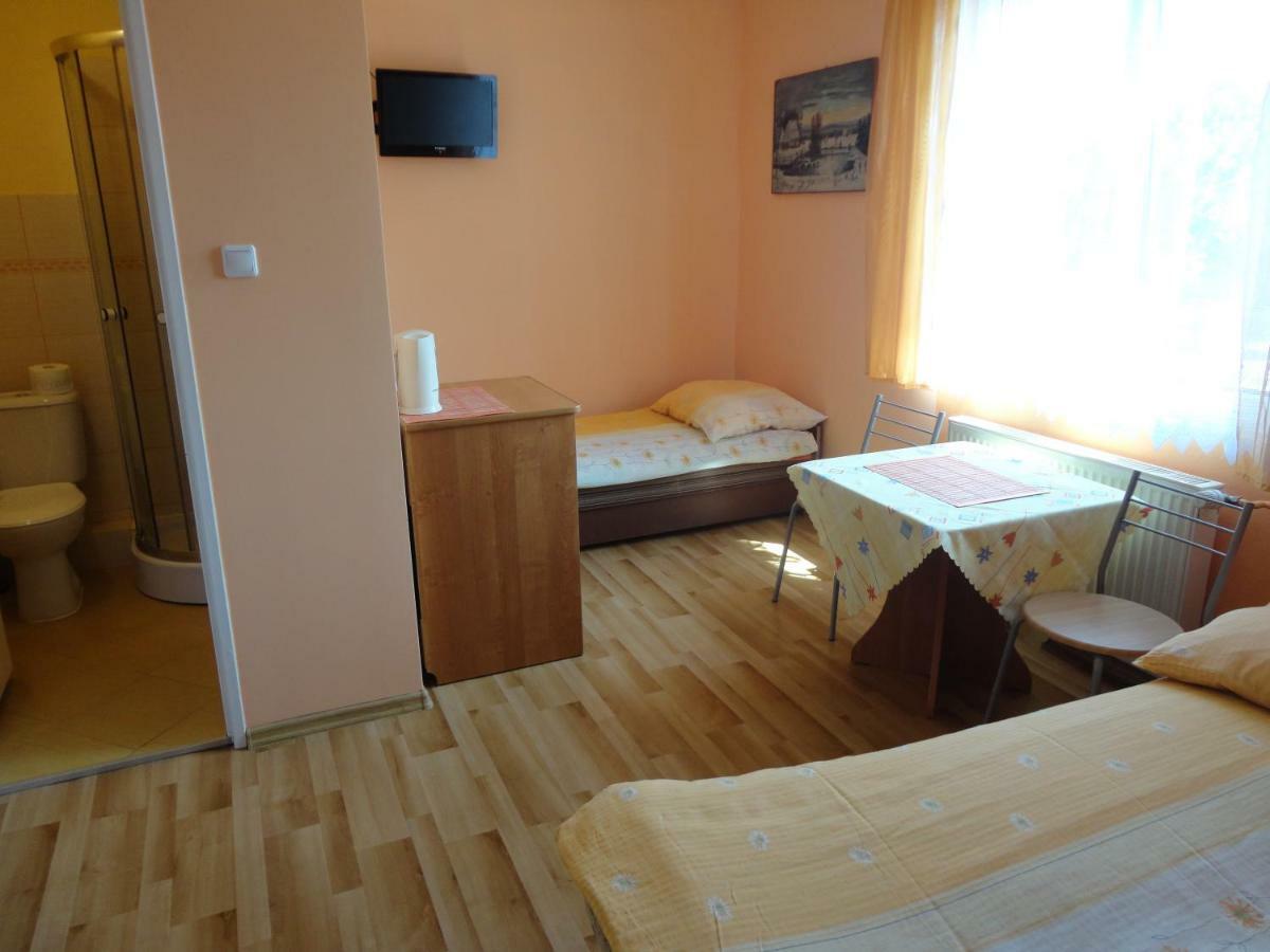 Pokoje Goscinne U Teresy Mrzeżyno Kültér fotó