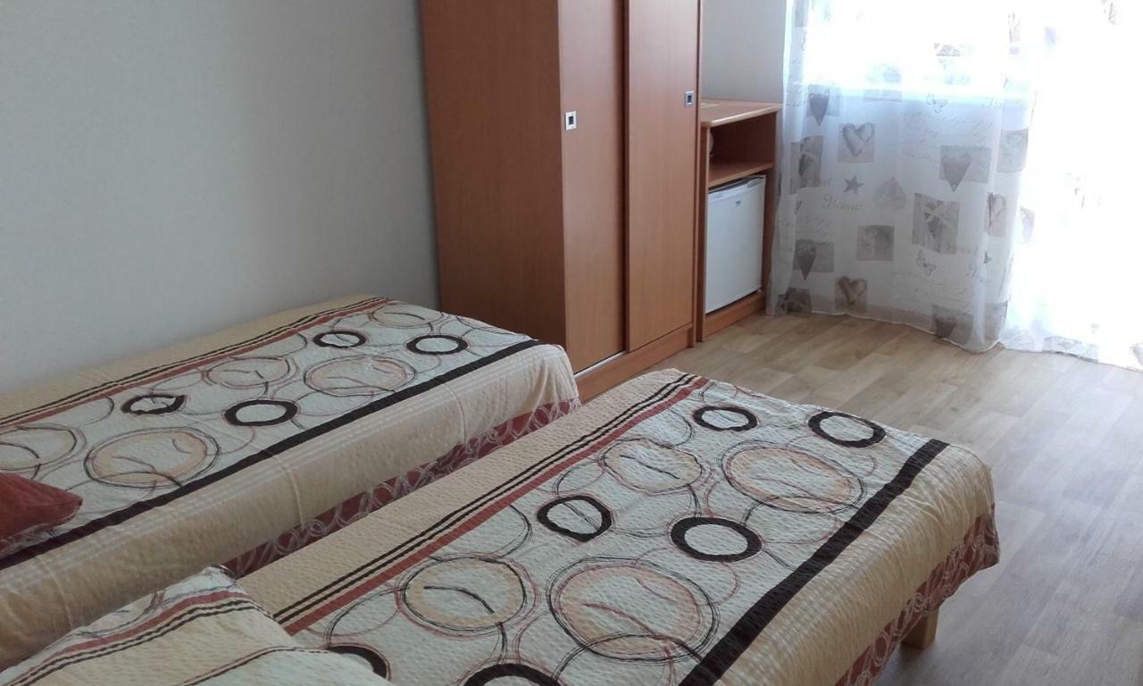Pokoje Goscinne U Teresy Mrzeżyno Kültér fotó